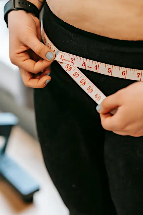 how to measure hips